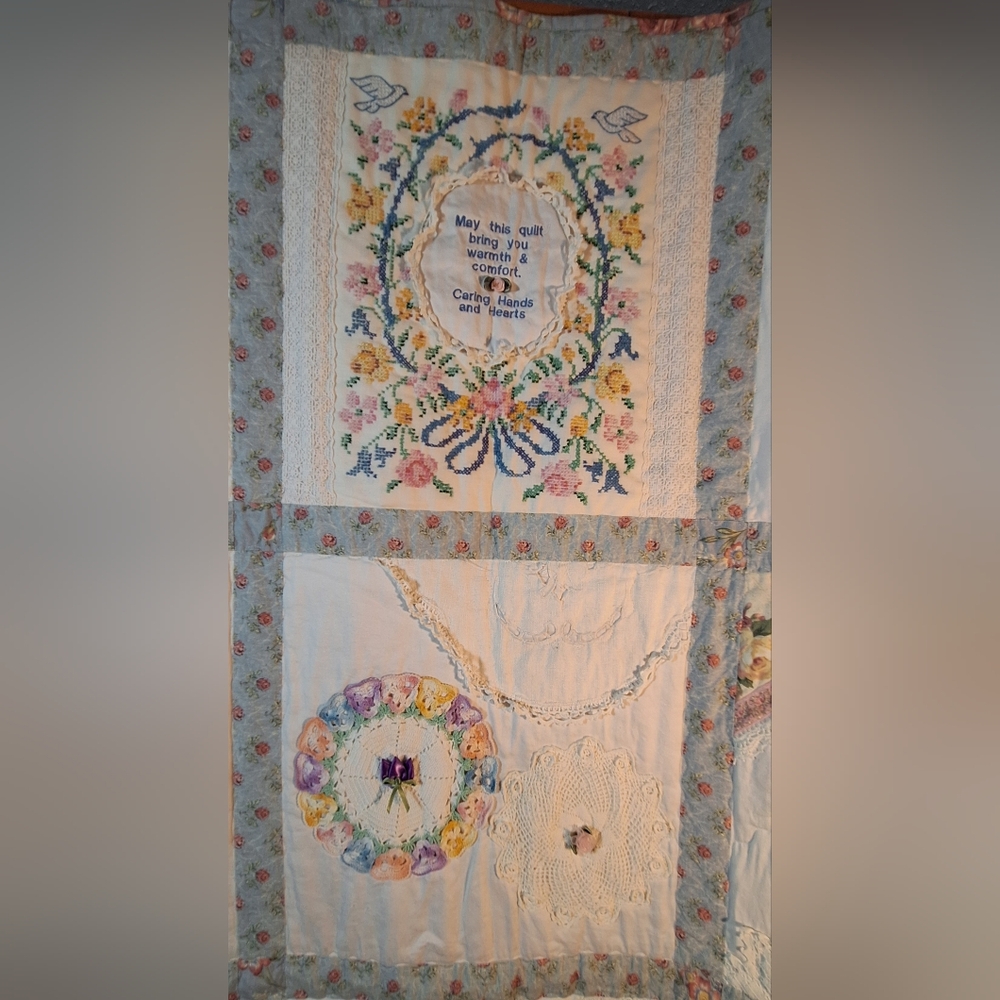 Handmade Patchwork Quilt with Floral Patterns - Picture 9 of 14